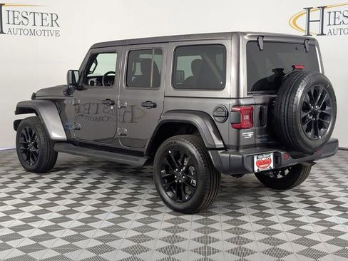 Used 2025 Jeep Wrangler Unlimited Sahara image 5