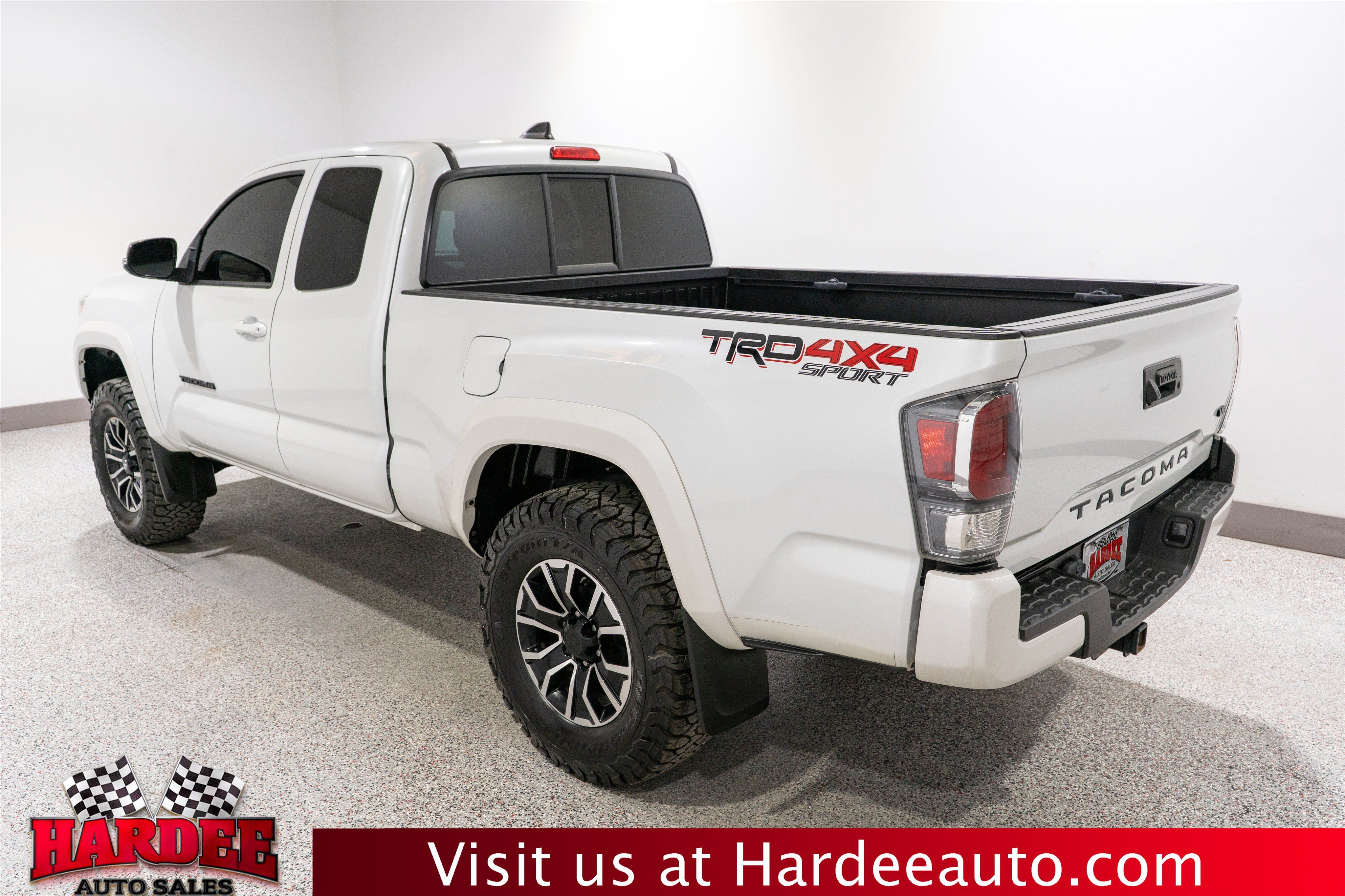 Used 2022 Toyota Tacoma TRD Sport w/ Black Out Package (TMS) AWD/4WD image 3