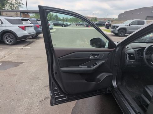 Used 2022 Nissan Rogue SV w/ SV Premium Package AWD/4WD image 28