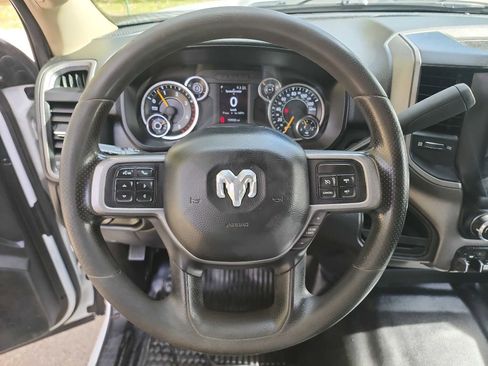 Used 2019 RAM 5500 Tradesman w/ Chrome Appearance Group image 16