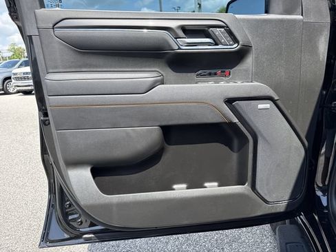 Used 2025 GMC Sierra 1500 AT4 w/ AT4 Premium Package AWD/4WD image 36