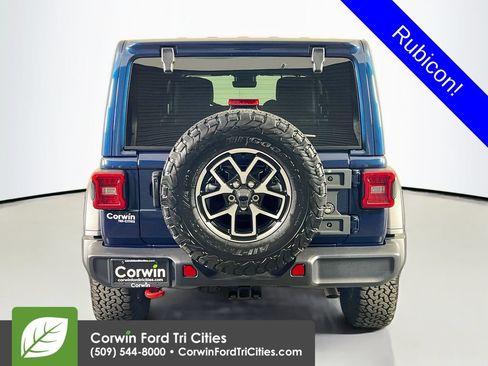 Used 2025 Jeep Wrangler Unlimited Rubicon w/ Convenience Group AWD/4WD image 13