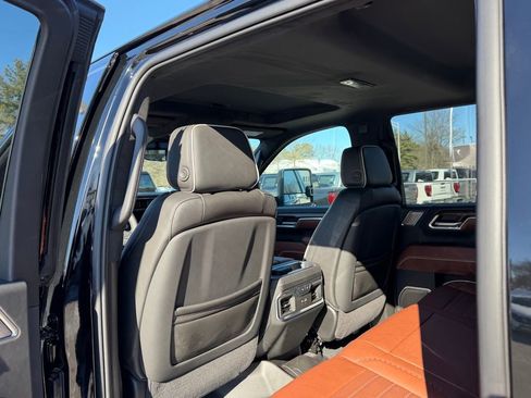 New 2026 GMC Sierra 2500 Denali Ultimate w/ Max Trailering Package image 10