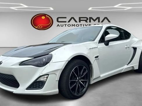 Used 2014 Scion FR-S RWD image 1
