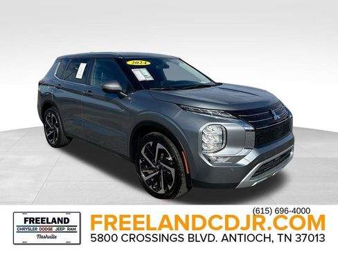 Used 2024 Mitsubishi Outlander SE image 1