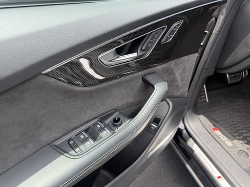 Used 2022 Audi SQ8 Prestige AWD/4WD image 23