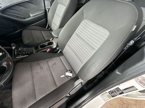 Certified 2017 Kia Forte S w/ S Technology Package image 13