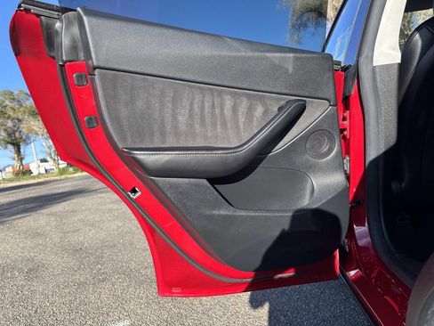 Used 2021 Tesla Model Y Long Range image 21