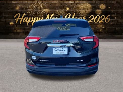 Used 2024 GMC Terrain SLE image 4