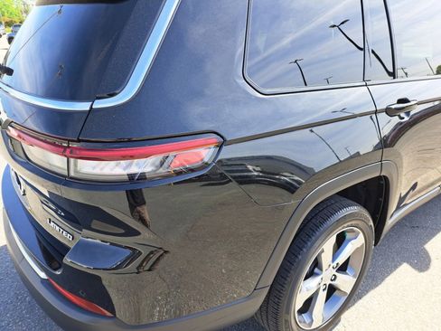 Used 2022 Jeep Grand Cherokee L Limited image 19