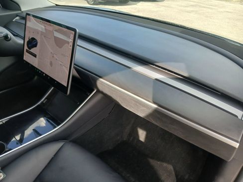 Used 2018 Tesla Model 3 Long Range AWD/4WD image 18