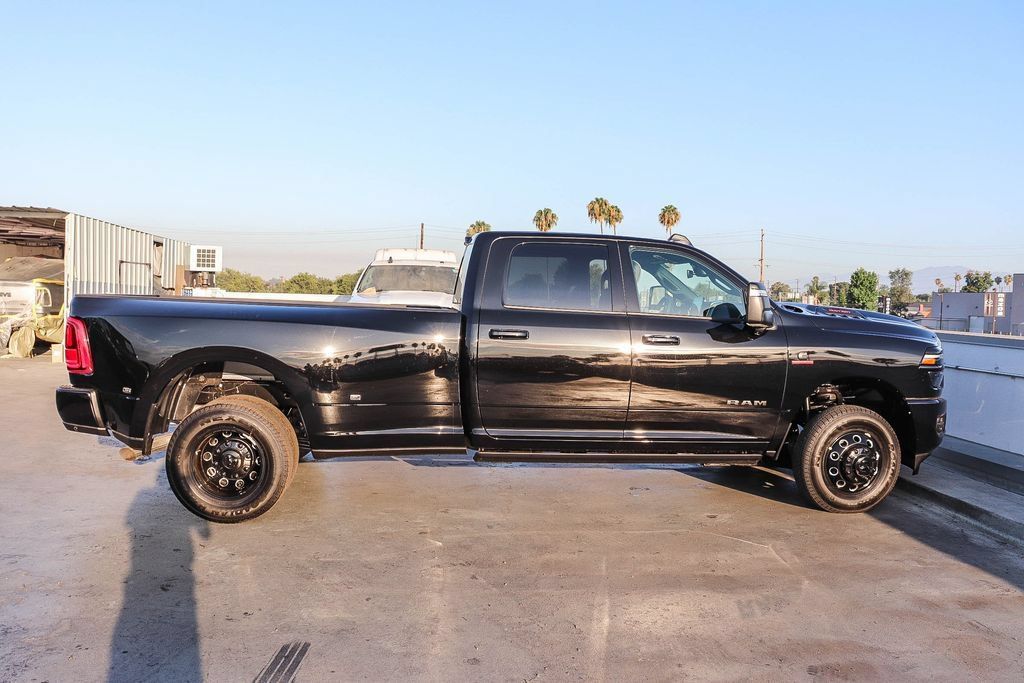 New 2026 RAM 3500 Laramie AWD/4WD image 13