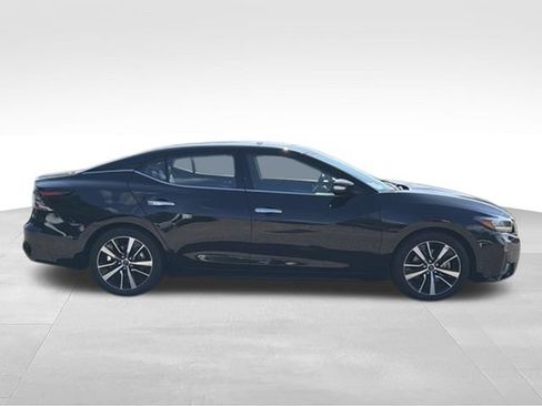 Used 2023 Nissan Maxima SV w/ Floor Mat Group FWD image 6