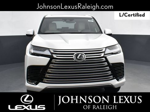 Used 2025 Lexus LX 700h Luxury AWD/4WD image 4