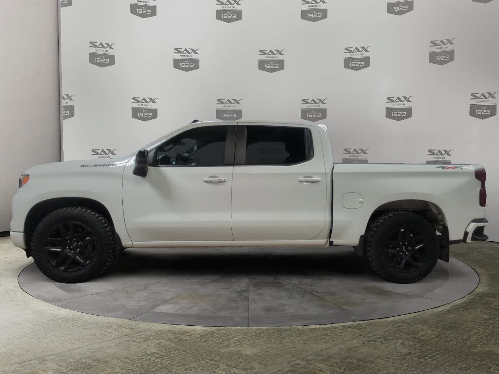 Used 2024 Chevrolet Silverado 1500 RST AWD/4WD image 2