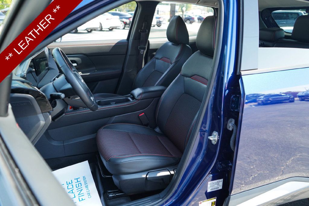 Used 2025 Nissan Kicks SR FWD image 6