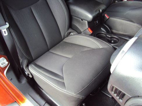 Used 2014 Jeep Wrangler Sahara w/ Connectivity Group image 11