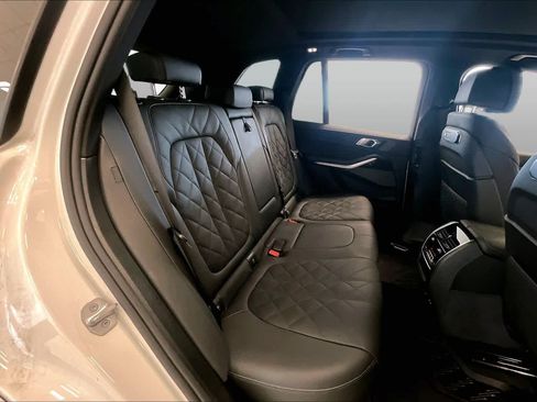 Used 2025 BMW X5 sDrive40i w/ M Sport Package RWD image 19