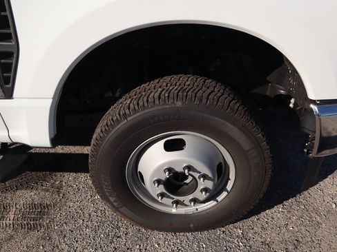 New 2025 Ford F350 XL w/ XL Chrome Package image 12