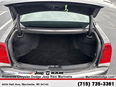 Used 2018 Chrysler 300 Limited w/ Safetytec Plus Group image 9