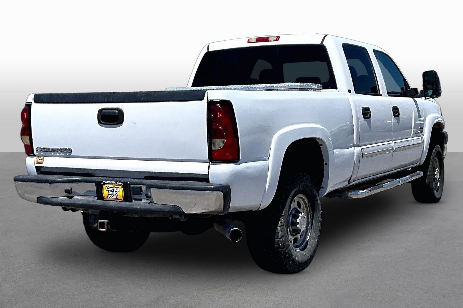Used 2007 Chevrolet Silverado 2500 LT w/ Heavy-Duty Power Package AWD/4WD image 2