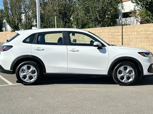 Certified 2025 Honda HR-V LX image 3