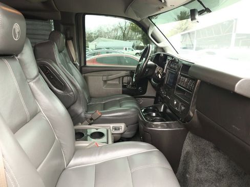 Used 2018 GMC Savana 2500 Extended w/ Enhanced Convenience Package RWD image 30