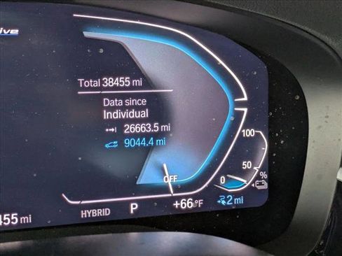 Used 2023 BMW 530e w/ Premium Package image 11