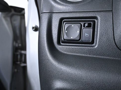 Used 2015 Nissan Versa Note SV image 19