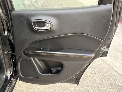 Used 2018 Jeep Compass Limited w/ Navigation Group image 17