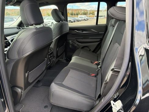 New 2025 Jeep Grand Cherokee Laredo X image 7