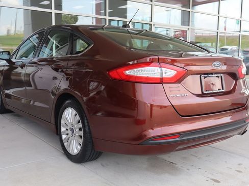 Used 2015 Ford Fusion SE FWD image 6