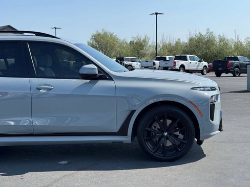 Used 2024 BMW X7 xDrive40i w/ M Sport Package AWD/4WD image 4