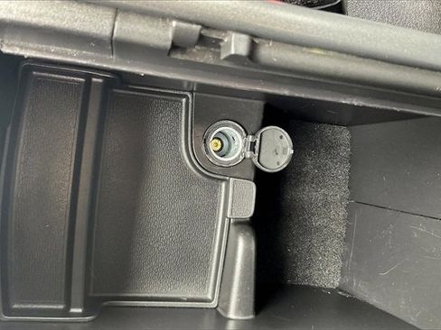 Used 2018 Dodge Journey SXT w/ Connectivity Group image 34