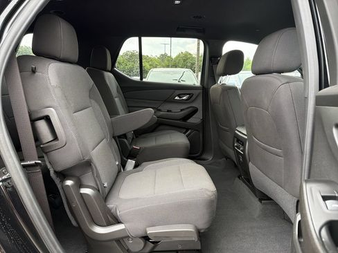 Used 2023 Chevrolet Traverse LT AWD/4WD image 18