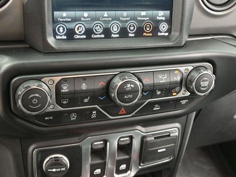 Used 2022 Jeep Wrangler Sport AWD/4WD image 22