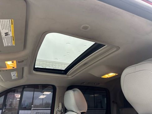 Used 2011 Chevrolet Avalanche LTZ image 14