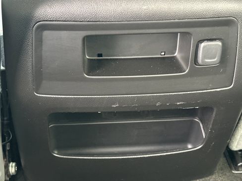 Used 2014 GMC Sierra 1500 SLT w/ SLT Crew Cab Value Package image 39