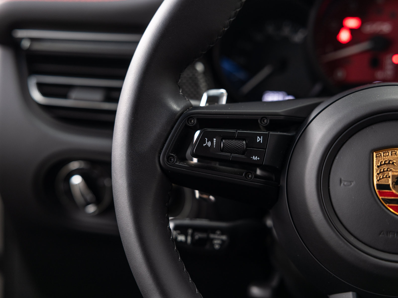 Certified 2026 Porsche Macan GTS AWD/4WD image 26