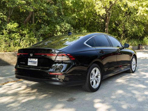 Used 2025 Honda Accord LX image 9