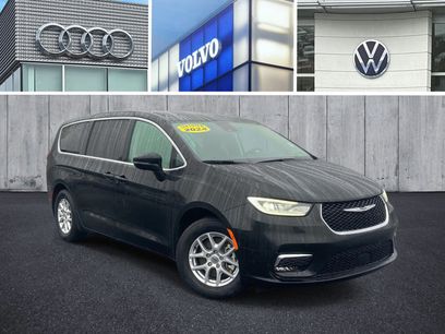 Used 2024 Chrysler Pacifica Touring-L