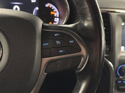 Used 2021 Jeep Grand Cherokee Laredo image 21