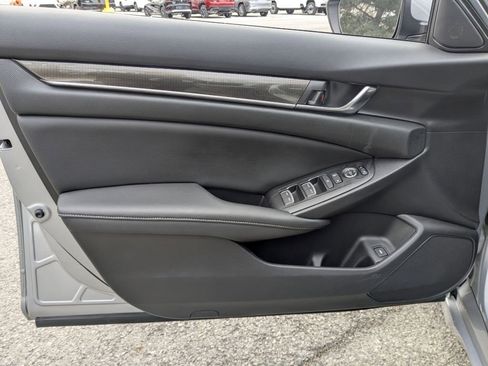 Used 2019 Honda Accord Sport image 9
