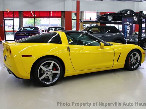 Used 2007 Chevrolet Corvette Coupe w/ Preferred Equipment Group RWD image 9