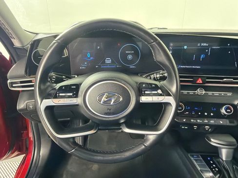 Used 2023 Hyundai Elantra Limited FWD image 13