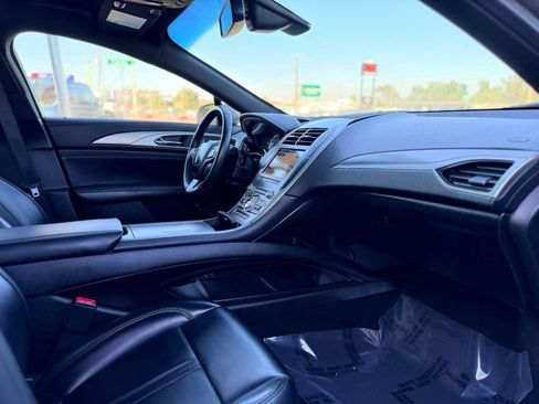 Used 2019 Lincoln MKZ Premiere image 17
