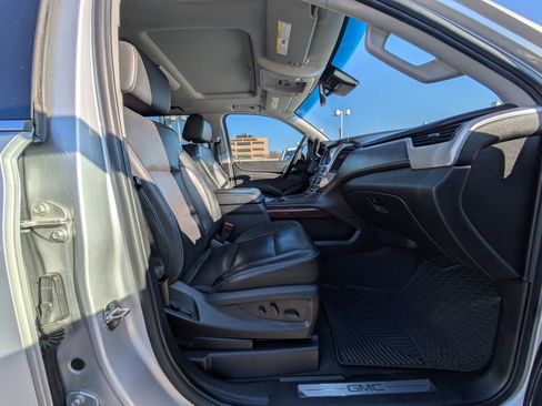 Used 2019 GMC Yukon XL SLT w/ Open Road Package image 36