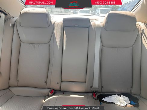 Used 2011 Chrysler 300 Limited w/ Luxury Group RWD image 13