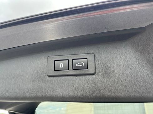 Used 2025 Subaru Outback Touring XT AWD/4WD image 33