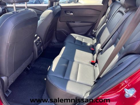 Used 2023 Nissan Rogue SL AWD/4WD image 20